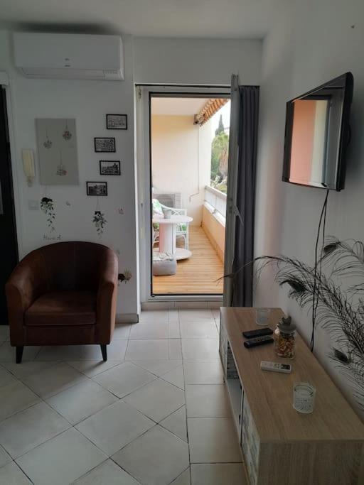 Charmant Studio Lumineux Avec Parking Prive Saint-Raphaël المظهر الخارجي الصورة