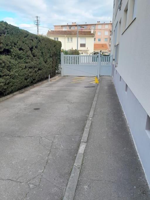 Charmant Studio Lumineux Avec Parking Prive Saint-Raphaël المظهر الخارجي الصورة